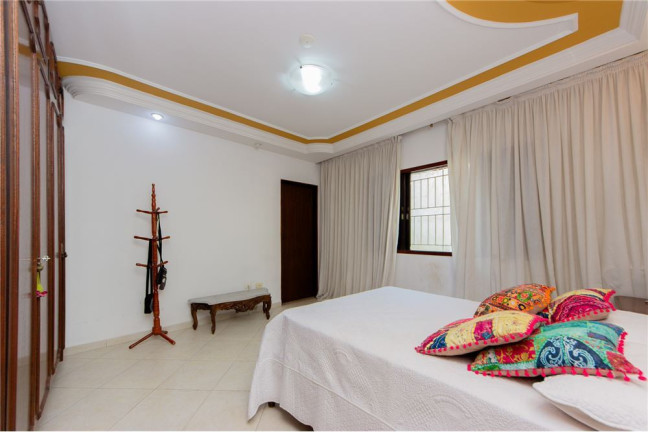 Imagem Casa com 6 Quartos à Venda,  em Vila Pierina - São Paulo