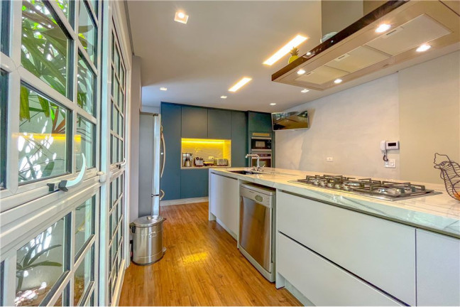 Imagem Casa com 4 Quartos à Venda, em Vila Mariana - São Paulo Imagem Casa com 4 Quartos à Venda, em Vila Mariana - São Paulo
