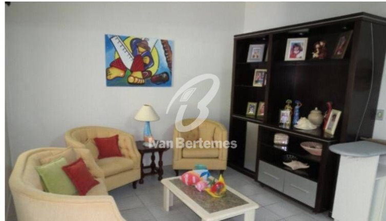 Imagem Casa com 4 Quartos para Temporada, em Canto Grande - Bombinhas Imagem Casa com 4 Quartos para Temporada, em Canto Grande - Bombinhas