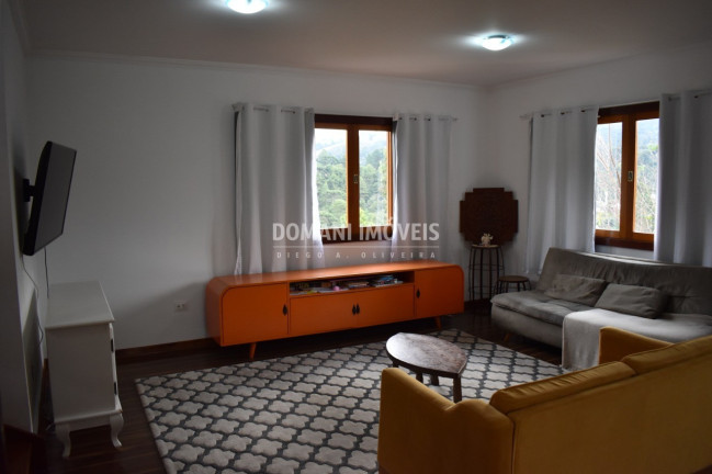 Imagem Casa com 4 Quartos à Venda, 212 m² em Região Do Vale Encantado - Campos Do Jordão