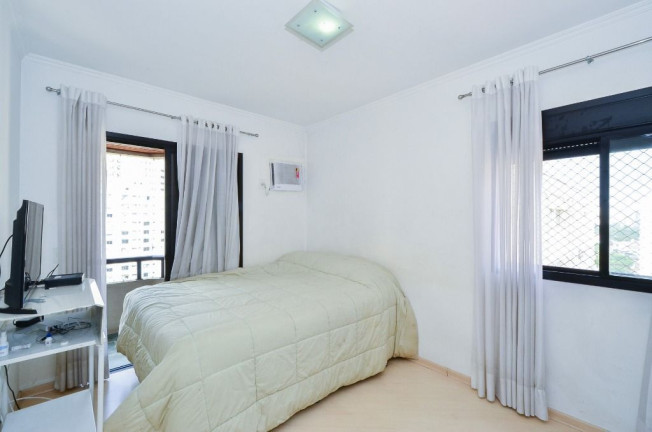 Imagem Apartamento com 3 Quartos à Venda, 130 m² em Moema - São Paulo