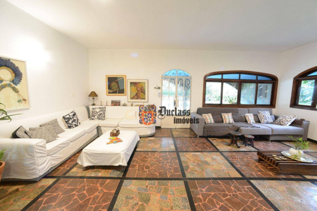 Imagem Casa com 6 Quartos à Venda, 259 m² em Centro - Peruíbe Imagem Casa com 6 Quartos à Venda, 259 m² em Centro - Peruíbe