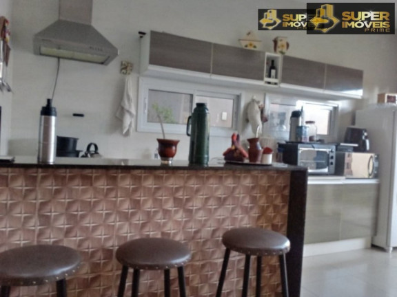 Imagem Casa com 3 Quartos à Venda, 221 m² em Laranjal - Pelotas Imagem Casa com 3 Quartos à Venda, 221 m² em Laranjal - Pelotas