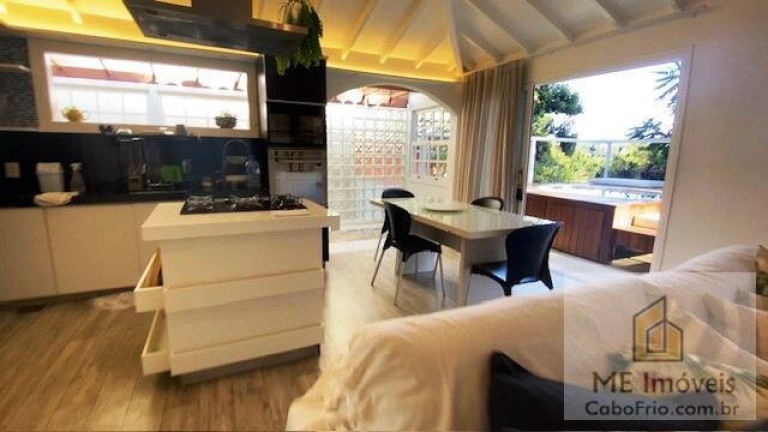 Imagem Casa de Condomínio com 2 Quartos à Venda, 120 m² em Ferradura - Búzios