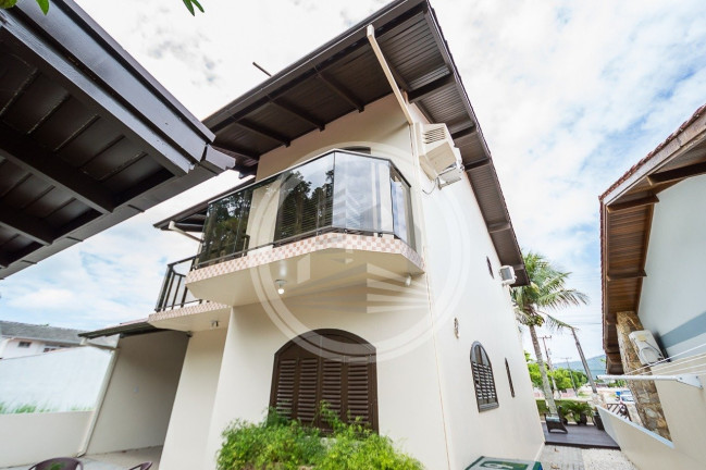 Imagem Casa com 3 Quartos à Venda, 160 m² em Morrinhos - Bombinhas