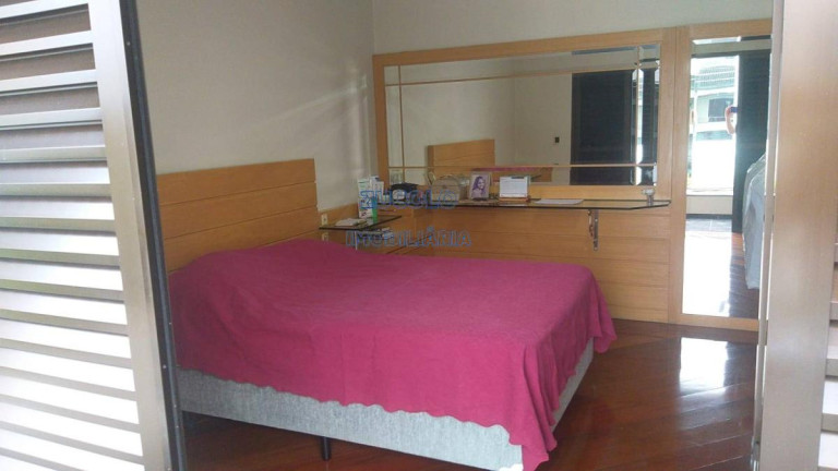 Imagem Sobrado com 8 Quartos à Venda, 610 m² Imagem Sobrado com 8 Quartos à Venda, 610 m²