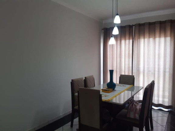 Imagem Imóvel com 3 Quartos à Venda, 94 m²