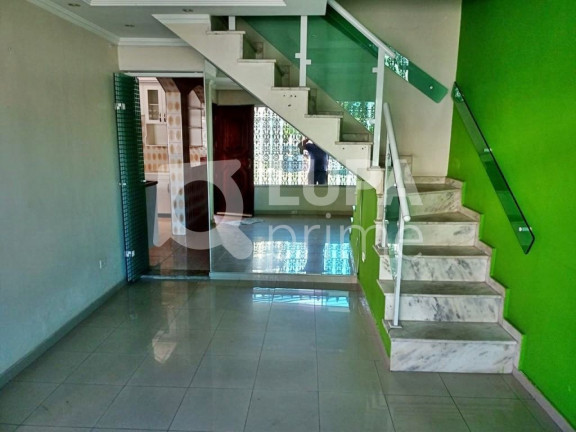 Casa com 3 Quartos à Venda, 210 m² em Vila Carrão - São Paulo