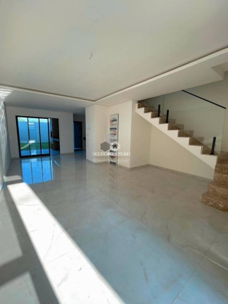 Imagem Casa com 4 Quartos à Venda, 151 m² em Centro - Eusébio Imagem Casa com 4 Quartos à Venda, 151 m² em Centro - Eusébio