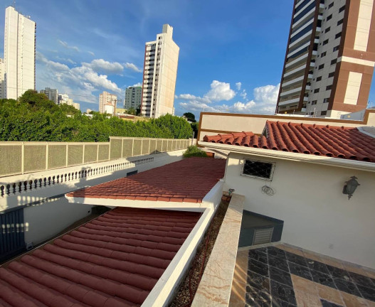 Imagem Sobrado com 5 Quartos para Alugar, 700 m² em Quilombo - Cuiabá