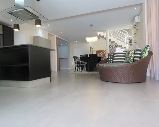Imagem Casa com 3 Quartos à Venda, 300 m² em Anita Garibaldi - Joinville