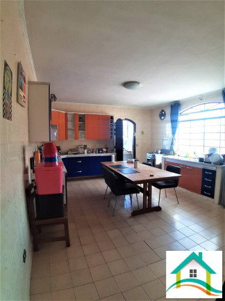 Imagem Casa com 3 Quartos à Venda, 255 m² em Vila Palmares - Santo André