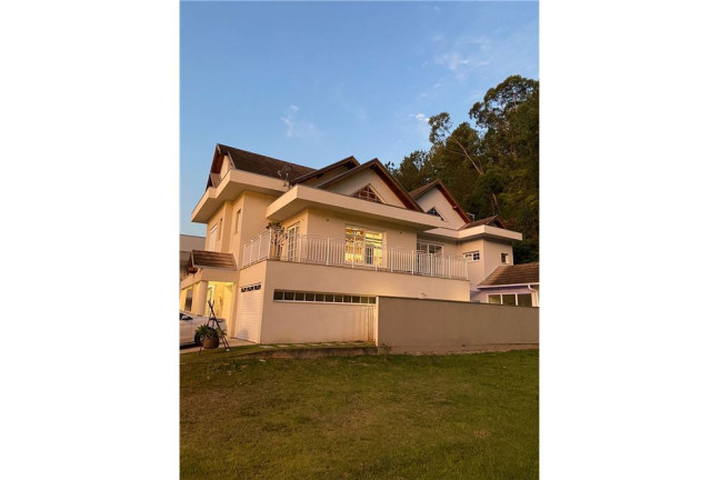 Casa com 4 Quartos à Venda,  em Fazenda - Itajaí