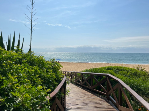 Imagem Imóvel com 2 Quartos à Venda, 130 m² em Praia Do Estaleirinho - Balneário Camboriú Imagem Imóvel com 2 Quartos à Venda, 130 m² em Praia Do Estaleirinho - Balneário Camboriú