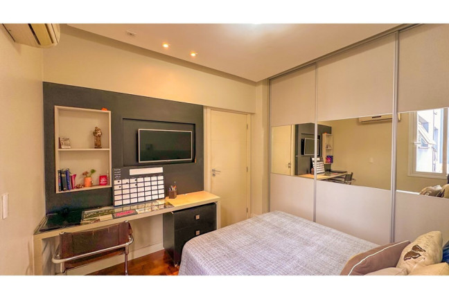 Imagem Apartamento com 3 Quartos à Venda, 156 m² em Centro Histórico - Porto Alegre Imagem Apartamento com 3 Quartos à Venda, 156 m² em Centro Histórico - Porto Alegre
