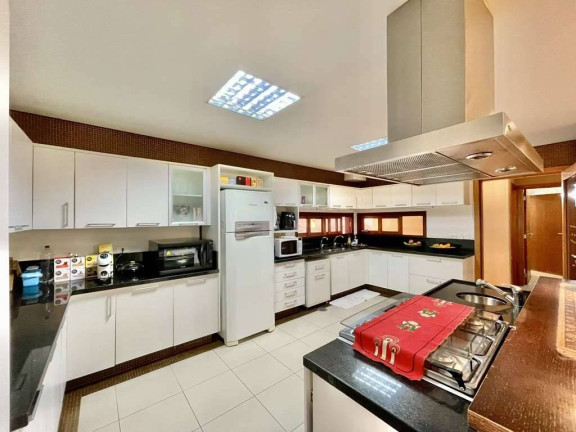 Imagem Casa com 5 Quartos à Venda,  em águas Da Fazendinha - Carapicuíba