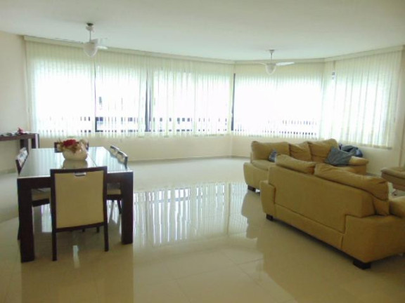 Apartamento com 3 Quartos à Venda, 180 m² em Pitangueiras - Guarujá
