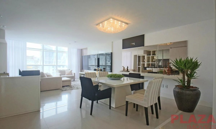 Imagem Apartamento com 3 Quartos à Venda, 132 m² em Centro - Balneário Camboriú Imagem Apartamento com 3 Quartos à Venda, 132 m² em Centro - Balneário Camboriú