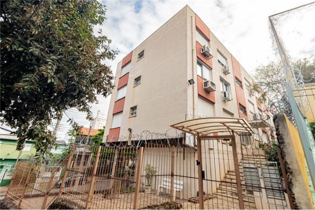 Imagem Imóvel com 2 Quartos à Venda, em Petrópolis - Porto Alegre Imagem Imóvel com 2 Quartos à Venda, em Petrópolis - Porto Alegre