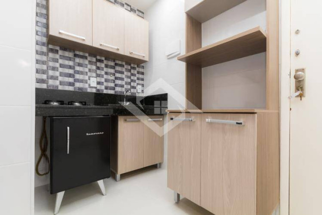 Imagem Apartamento com 1 Quarto à Venda, 45 m² em Copacabana - Rio De Janeiro Imagem Apartamento com 1 Quarto à Venda, 45 m² em Copacabana - Rio De Janeiro