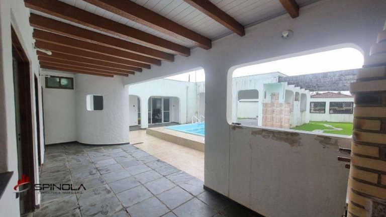 Imagem Casa com 5 Quartos à Venda, 210 m² em Solemar - Praia Grande Imagem Casa com 5 Quartos à Venda, 210 m² em Solemar - Praia Grande