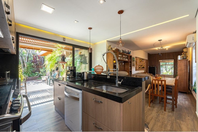 Imagem Casa com 3 Quartos à Venda, 226 m² em Vila Madalena - São Paulo