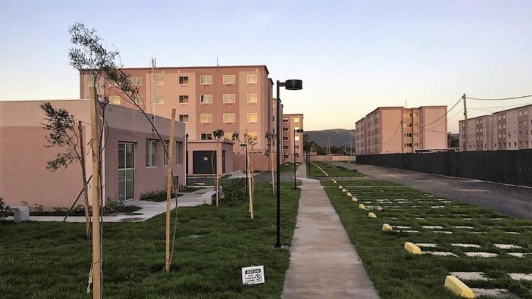 Imagem Imóvel com 2 Quartos à Venda, 40 m² em Hípica - Porto Alegre Imagem Imóvel com 2 Quartos à Venda, 40 m² em Hípica - Porto Alegre