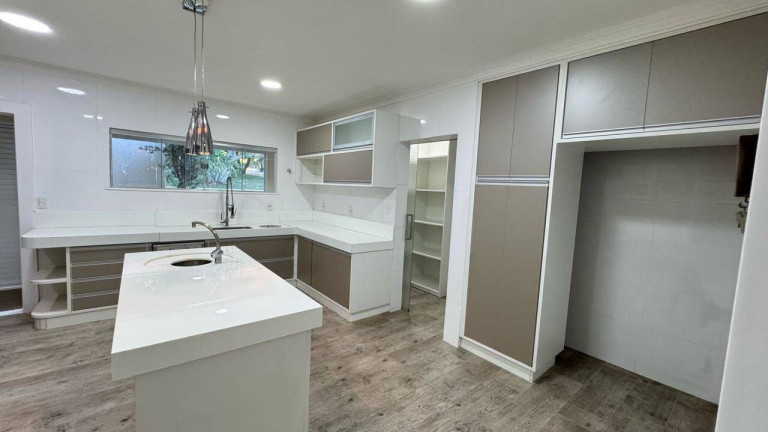 Imagem Casa com 4 Quartos à Venda, 450 m² em Haway - Araruama Imagem Casa com 4 Quartos à Venda, 450 m² em Haway - Araruama