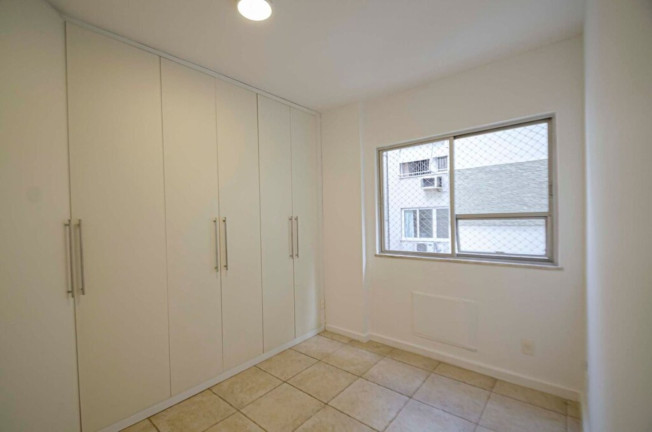 Imagem Imóvel com 2 Quartos à Venda, 79 m² em Lagoa - Rio De Janeiro Imagem Imóvel com 2 Quartos à Venda, 79 m² em Lagoa - Rio De Janeiro