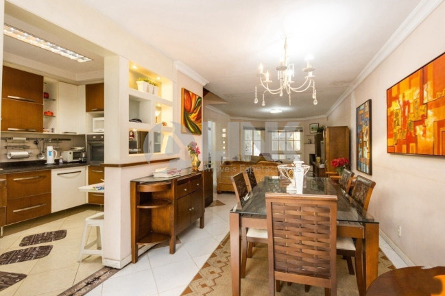 Imagem Casa com 3 Quartos à Venda, 285 m² em Jardim Itu - Porto Alegre Imagem Casa com 3 Quartos à Venda, 285 m² em Jardim Itu - Porto Alegre