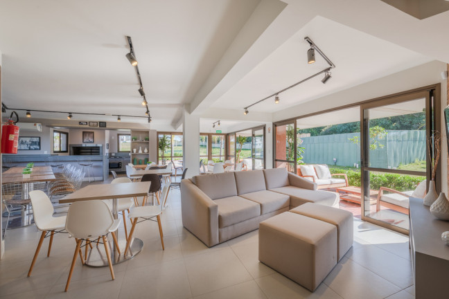 Imagem Casa com 3 Quartos à Venda, em Petrópolis - Porto Alegre Imagem Casa com 3 Quartos à Venda, em Petrópolis - Porto Alegre