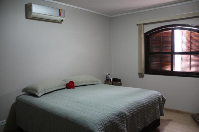 Imagem Sobrado com 3 Quartos para Alugar, 225 m² em Vila Jacuí - São Paulo Imagem Sobrado com 3 Quartos para Alugar, 225 m² em Vila Jacuí - São Paulo