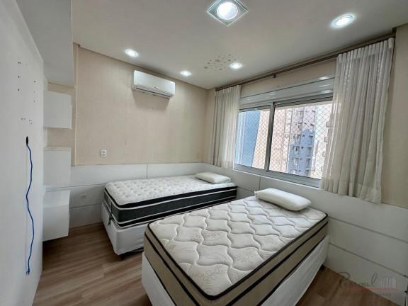 Imagem Apartamento com 3 Quartos à Venda, 217 m² em Centro - Florianópolis Imagem Apartamento com 3 Quartos à Venda, 217 m² em Centro - Florianópolis