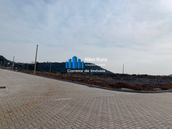 Imagem Terreno à Venda, 240 m² em Barracão - Bento Gonçalves Imagem Terreno à Venda, 240 m² em Barracão - Bento Gonçalves