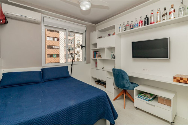 Imagem Imóvel com 3 Quartos à Venda,  em Vila Ipiranga - Porto Alegre
