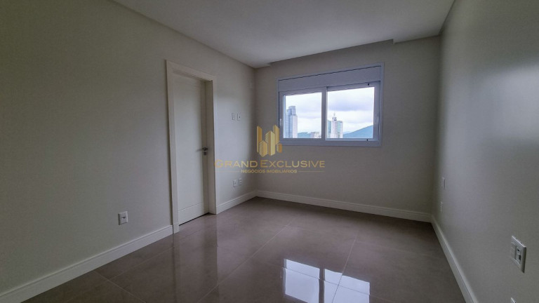 Imagem Apartamento com 4 Quartos à Venda, 160 m² em Pioneiros - Balneário Camboriú