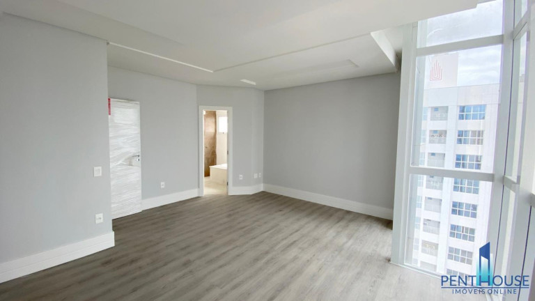 Imagem Apartamento com 3 Quartos à Venda, 133 m² em Pioneiros - Balneário Camboriú Imagem Apartamento com 3 Quartos à Venda, 133 m² em Pioneiros - Balneário Camboriú