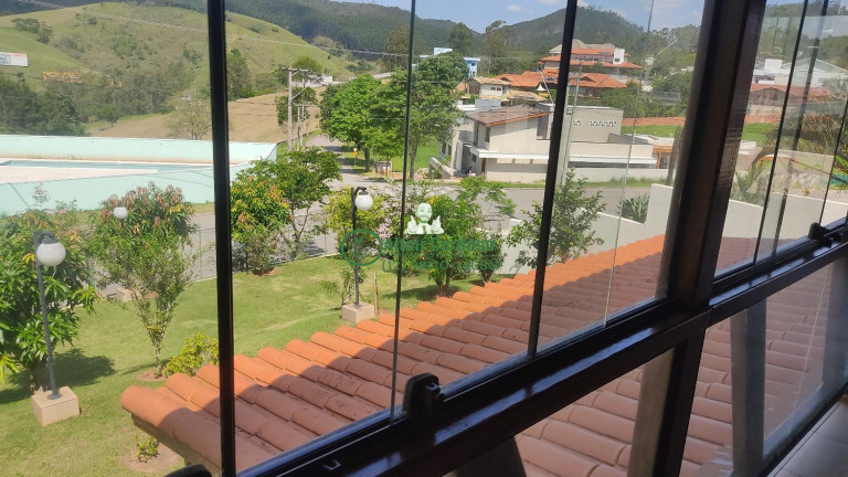 Imagem Casa com 4 Quartos à Venda, 230 m² em Centro - Jambeiro