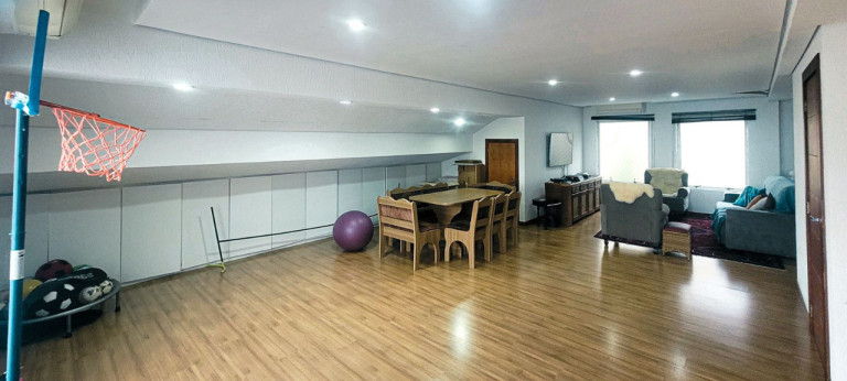 Imagem Casa com 4 Quartos à Venda, 392 m² em Santo Inácio - Curitiba Imagem Casa com 4 Quartos à Venda, 392 m² em Santo Inácio - Curitiba