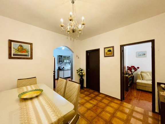 Imagem Casa com 4 Quartos à Venda, 242 m² em Garcia - Blumenau