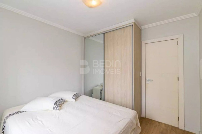 Imagem Sobrado com 3 Quartos à Venda, 157 m² em água Verde - Curitiba Imagem Sobrado com 3 Quartos à Venda, 157 m² em água Verde - Curitiba