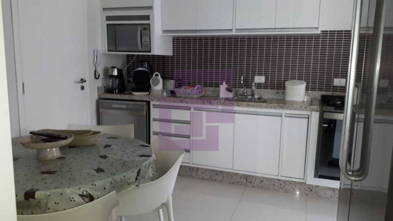 Imagem Apartamento com 3 Quartos à Venda, 210 m² em Pitangueiras - Guarujá Imagem Apartamento com 3 Quartos à Venda, 210 m² em Pitangueiras - Guarujá