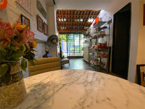 Imagem Casa com 2 Quartos à Venda, 130 m² em Vila Madalena - São Paulo Imagem Casa com 2 Quartos à Venda, 130 m² em Vila Madalena - São Paulo