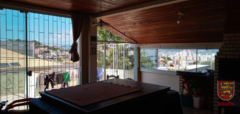 Imagem Casa com 3 Quartos à Venda, 240 m² em Capoeiras - Florianópolis