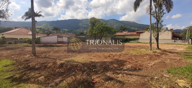 Terreno à Venda, 1.642 m² em Condomínio Flamboyant - Atibaia