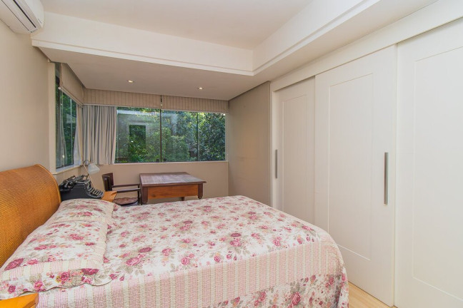 Imagem Apartamento com 3 Quartos à Venda, 148 m² em Moinhos De Vento - Porto Alegre Imagem Apartamento com 3 Quartos à Venda, 148 m² em Moinhos De Vento - Porto Alegre