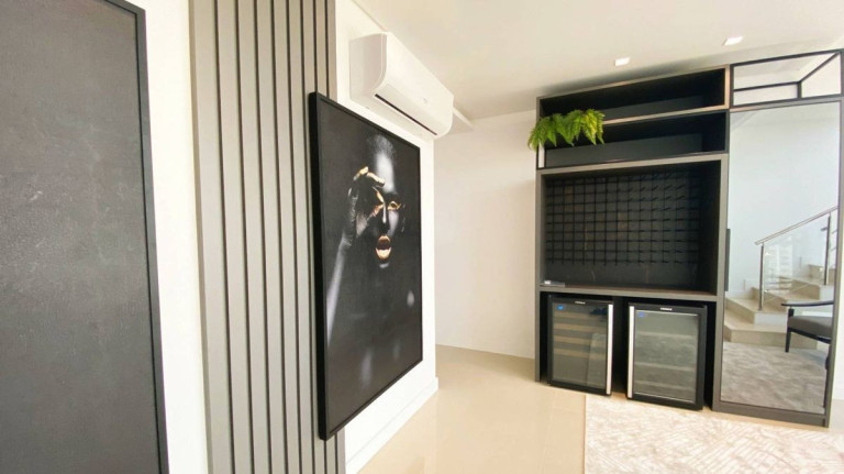 Imagem Cobertura com 4 Quartos à Venda, 240 m² em Centro - Balneário Camboriú