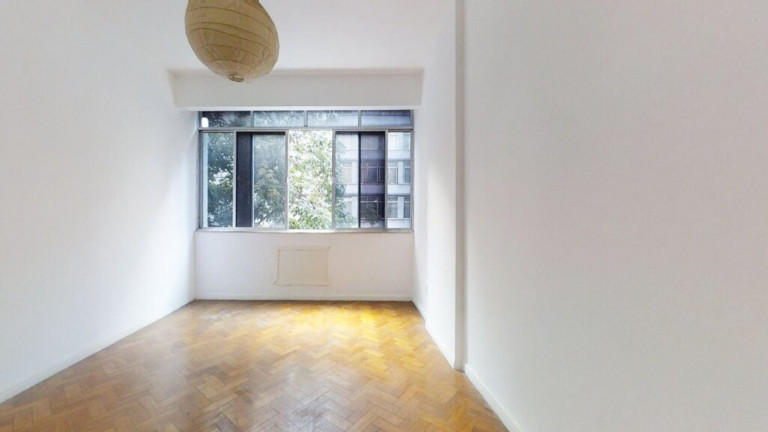 Imagem Imóvel com 3 Quartos à Venda, 110 m² em Copacabana - Rio De Janeiro Imagem Imóvel com 3 Quartos à Venda, 110 m² em Copacabana - Rio De Janeiro