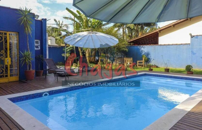 Sobrado com 6 Quartos à Venda, 380 m² em Tabatinga - Caraguatatuba