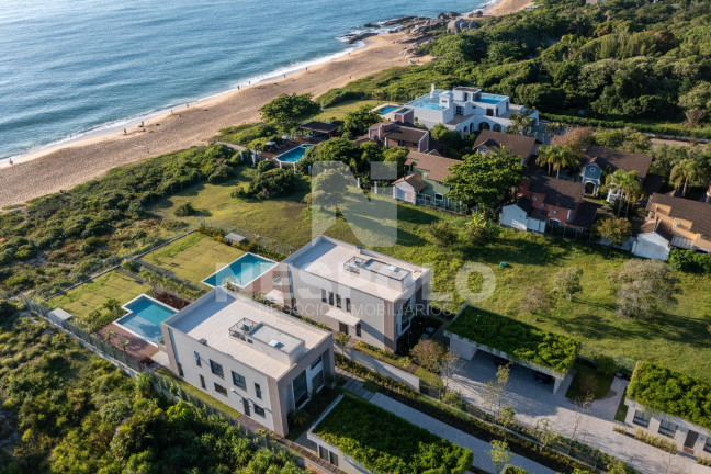 Imagem Casa à Venda, 458 m² em Praia Do Estaleiro - Balneario Camboriu Imagem Casa à Venda, 458 m² em Praia Do Estaleiro - Balneario Camboriu